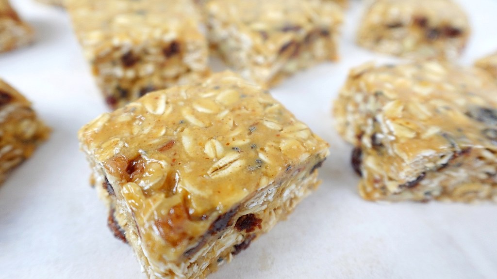 No-Bake Oatmeal Raisin&nbsp;Bars